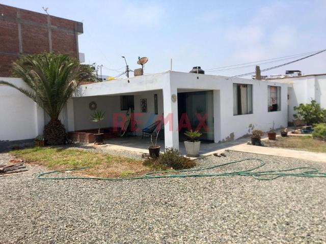 Casa Tipo Bungalow En Importante Terreno, En Esquina – Playa Los Pulpos, Lurín