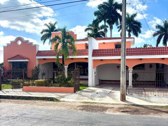 CASA TIPO HACIENDA EN LA COLONIA CAMESTRE