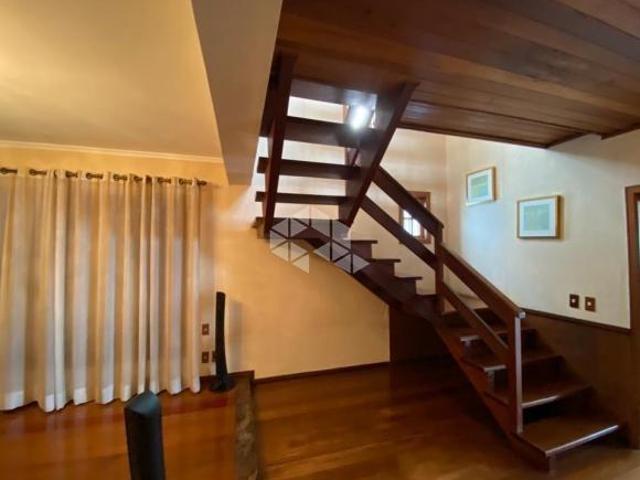 Casa tipo sobrado com 4 dormitórios com suite master, bairro Sarandi em Porto Alegre