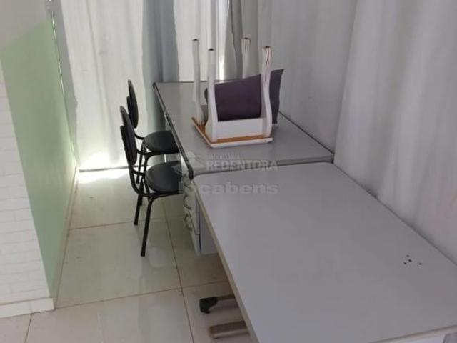 Casa tipo sobrado, no Centro de Tres Fronteiras, 2 dormitórios, área gourmet com churrrasqueira