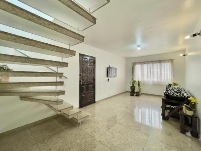 Casa tipo para venda com 3 quartos, sendo 1 suíte, 113m²