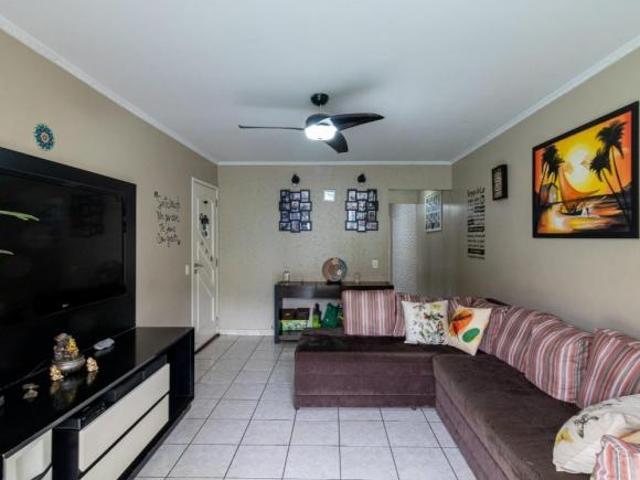 Casa tipo para venda com 3 quartos, sendo 1 suíte, 184m²