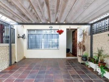 Casa tipo para venda com 3 quartos, 145m²