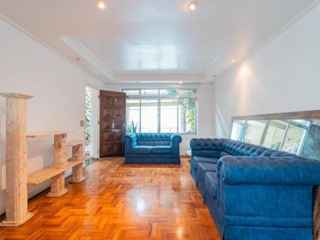 Casa tipo para venda com 3 quartos, 170m²