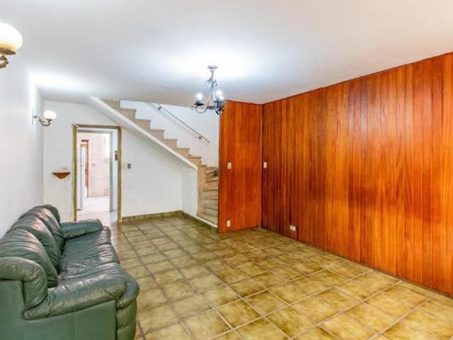 Casa tipo para venda com 3 quartos, 120m²
