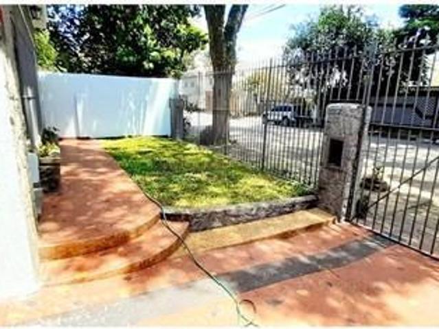 Casa tipo para venda com 3 quartos, 250m²