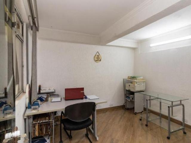 Casa tipo para venda com 3 quartos, 290m²