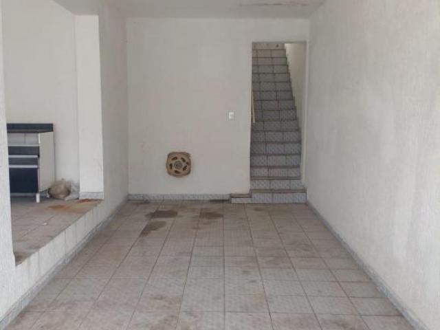 Casa tipo para venda com 3 quartos, 212m²