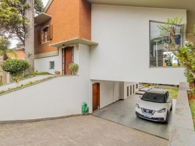 Casa tipo para venda com 3 quartos, 383m²