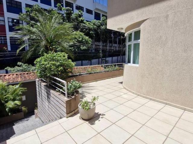 Casa tipo para venda com 3 quartos, 320m²