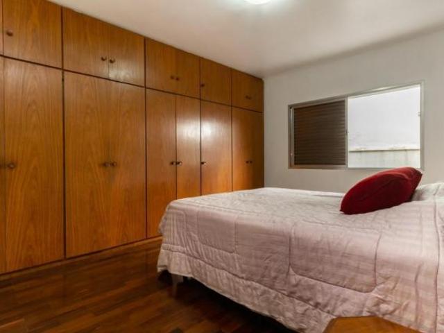 Casa tipo para venda com 3 quartos, 407m²