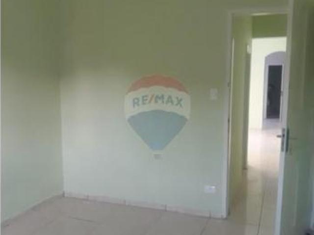 Casa tipo para venda com 3 quartos, 90m²