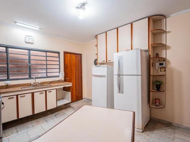 Casa tipo para venda com 2 quartos, 177m²
