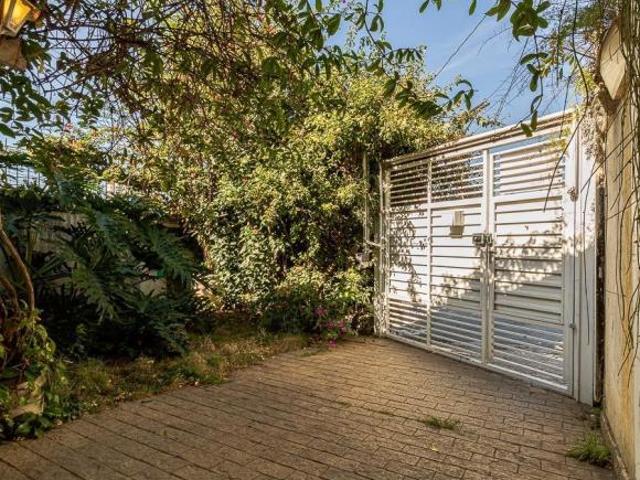 Casa tipo para venda com 2 quartos, 136m²