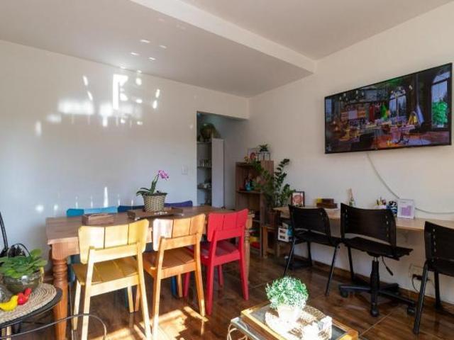 Casa tipo para venda com 2 quartos, 95m²