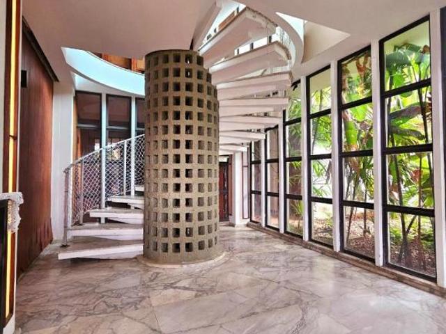 Casa tipo para venda com 4 quartos, sendo 1 suíte, 310m²