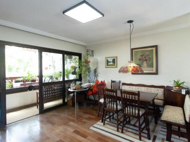 Casa tipo para venda com 4 quartos, sendo 2 suítes, 493m²