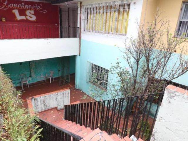 Casa tipo para venda com 4 quartos, 197m²