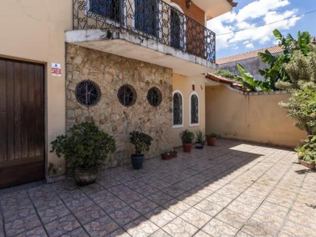 Casa tipo para venda com 4 quartos, 280m²