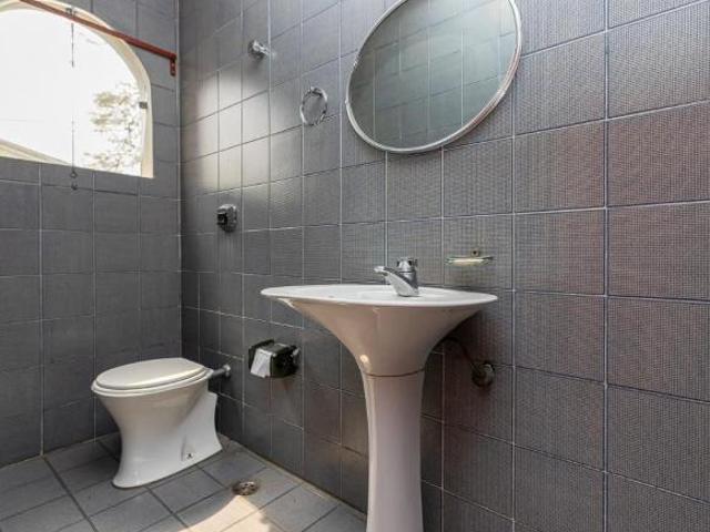 Casa tipo para venda com 4 quartos, 327m²