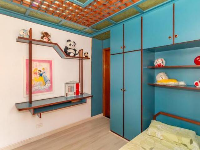 Casa tipo para venda com 5 quartos, sendo 5 suítes, 358m²