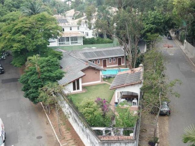 Casa tipo para venda com 5 quartos, 460m²