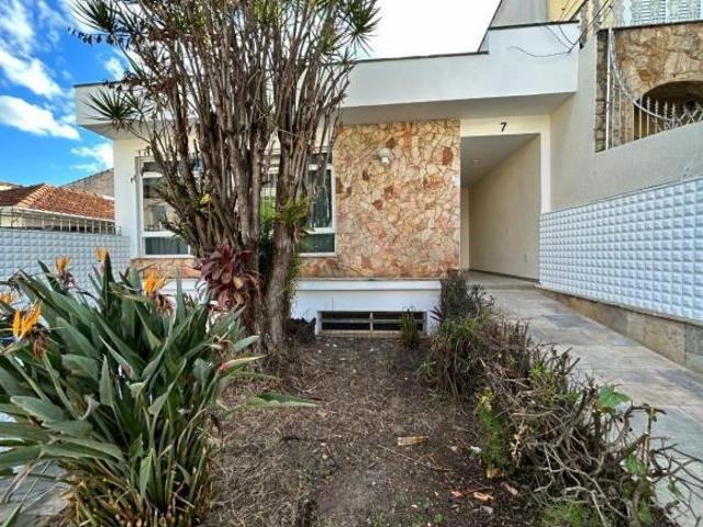 Casa tipo para venda em Água Fria com 4 quartos, sendo 2 suítes, 256m²