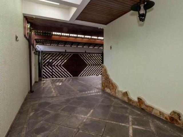 Casa tipo para venda em Jardim Campo Grande com 4 quartos, sendo 2 suítes, 187m²