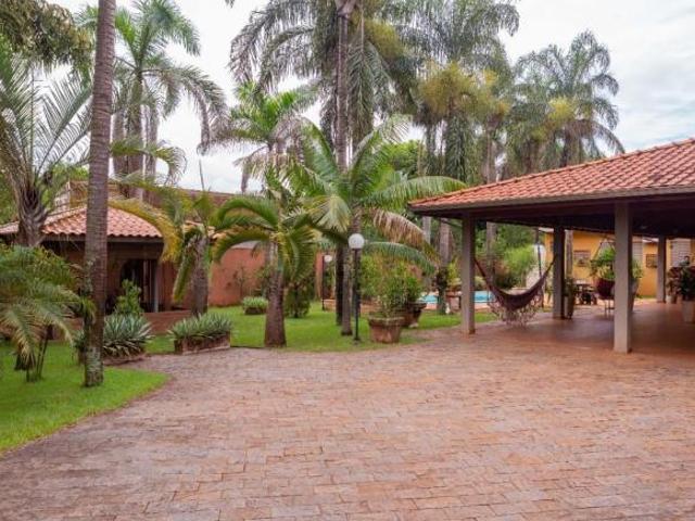 Casa tipo para venda em Jardim Morumbi com 4 quartos, sendo 2 suítes, 348m²