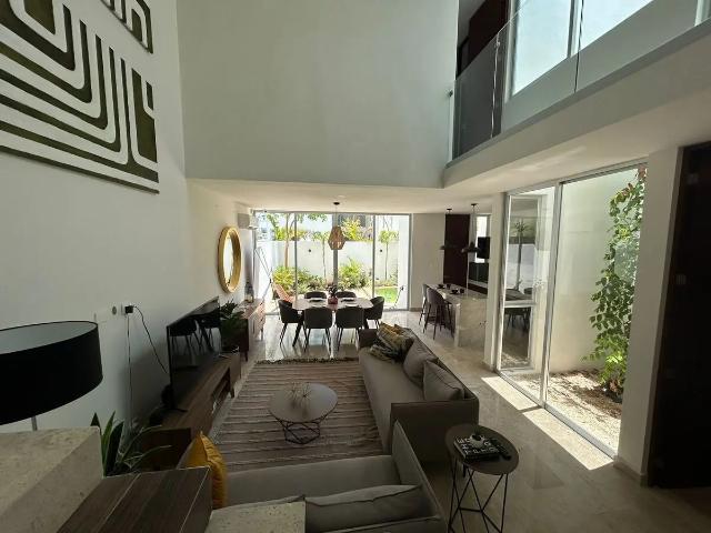 CASA TIPO TOWNHOUSE EN VENTA CON EXCELENTE UBICACIÓN, DZITYA, MERIDA