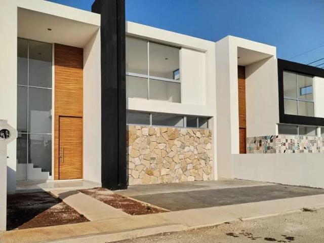 CASA TIPO VILLA EN VENTA EN CONKAL, MERIDA YUCATAN