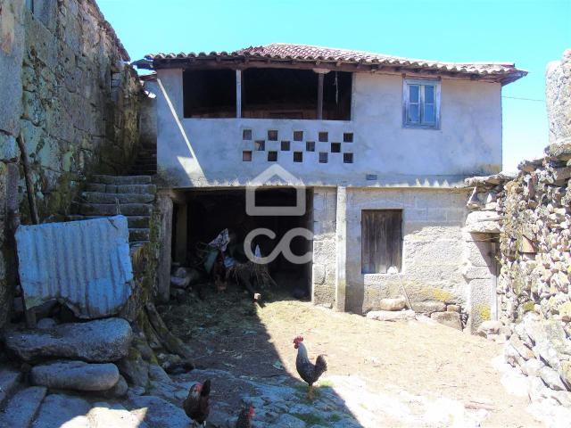 Casa Típica em Limões Ribeira de Pena