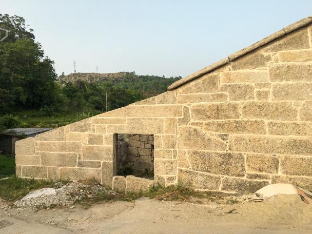 Casa típica gallega con encanto y gran potencial para restaurar en Ponte Sampaio