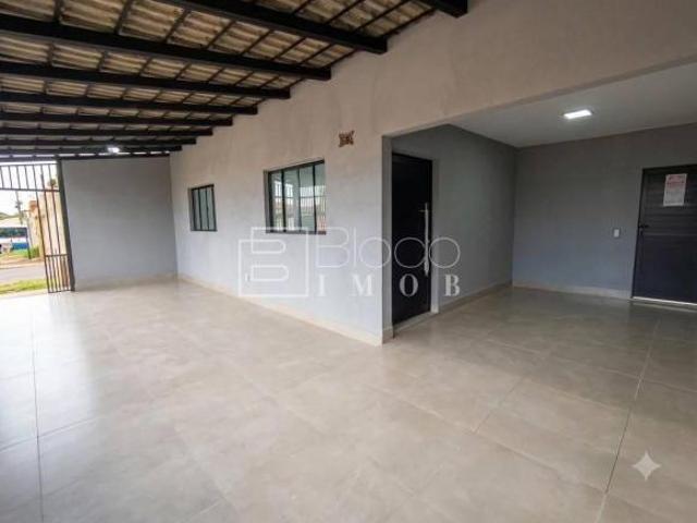 Casa toda na laje com 3 quartos sendo 1 suíte na Quadra 403 do Recanto das Emas