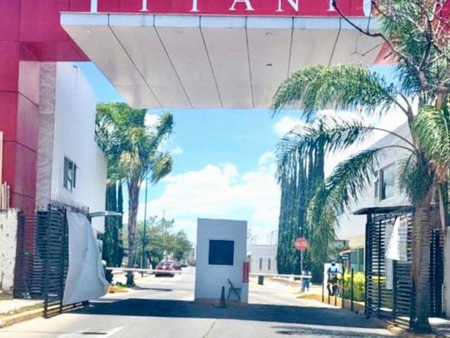 CASA TOTALMENTE AMUEBLADA EN RENTA EN TITANIO RESIDENCIAL | $14,000 + $500 DE MANTENIMIENTO | 3 HAB