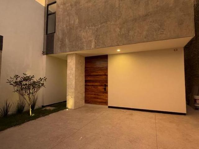 CASA TOTALMENTE NUEVA
