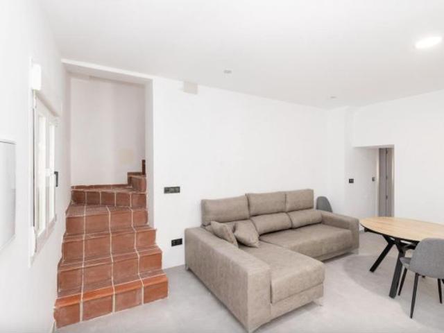 CASA TOTALMENTE REFORMADA A 5 MINUTOS DE GRANADA