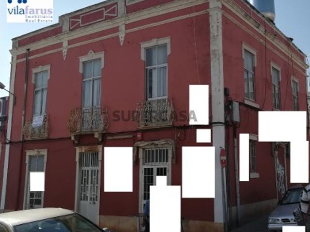 Casa tradicional no centro de Faro