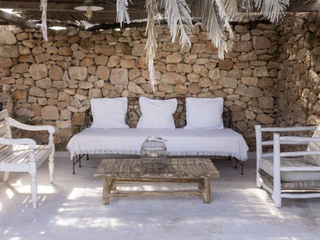 CASA TRADICIONAL CON PISCINA IN ES CAP DE BARBARIA FORMENTERA