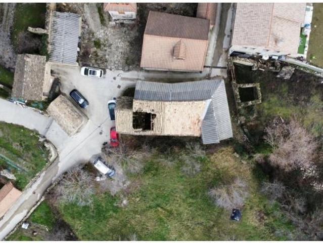 CASA TRADICIONAL DE PIEDRA PARA REHABILITAR EN LERÉS