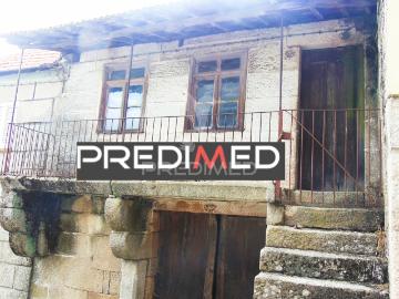 Casa tradicional em granito p/recuperar em Vila Real