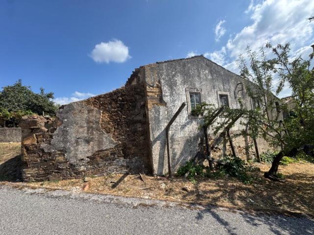 Casa Tradicional em Pedra para Recuperar Ermida, Pedrógão Grande