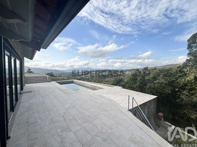 Casa tradicional T4 em Fornelos e Queijada de 144,00 m²
