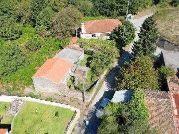 Casa tradicional T4 em São Miguel, Santa Eufémia e Rabaçal de 284,00 m²