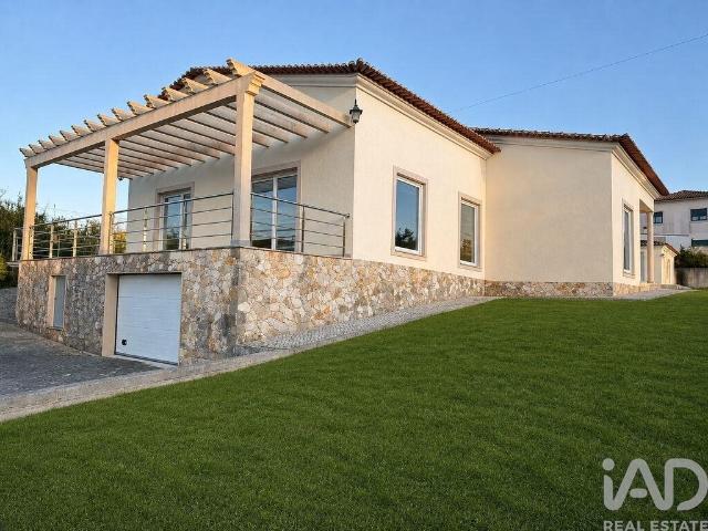 Casa tradicional T3 em Valado dos Frades de 563,00 m² 563m² Valado Dos Frades