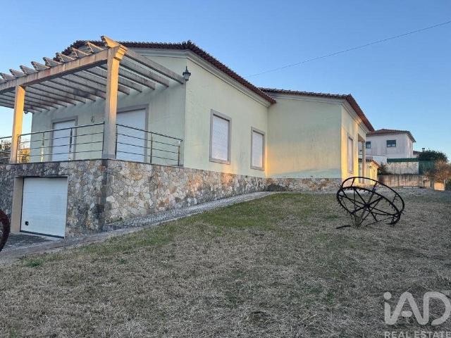 Casa tradicional T3 em Valado dos Frades de 563,00 m² 563m² Valado Dos Frades