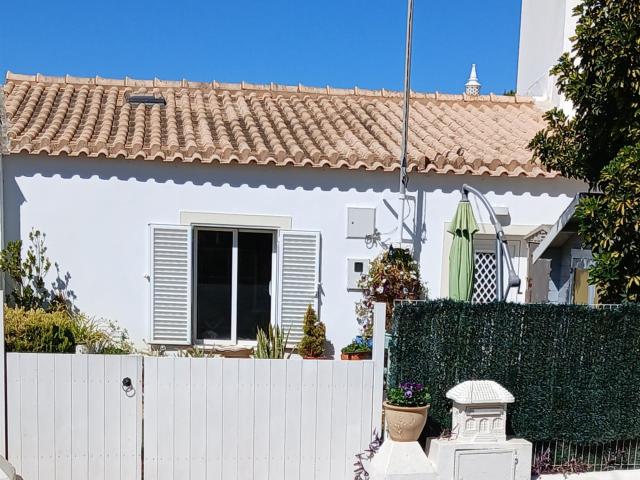 Casa Tradicional 92m² Luz