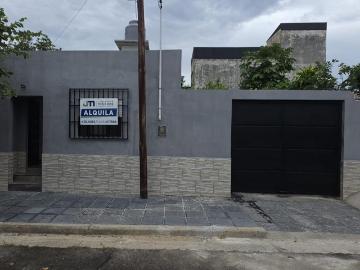 Casa en alquiler en Distrito Mandisoví - Cuarto de oficina