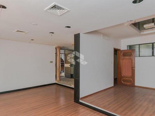 Casa três dormitórios, 540 M² de area construída, duas suites, lavabo no bairro Higianópolis