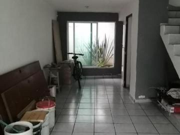 CASA TRES NIVELES EN SANCTORUM